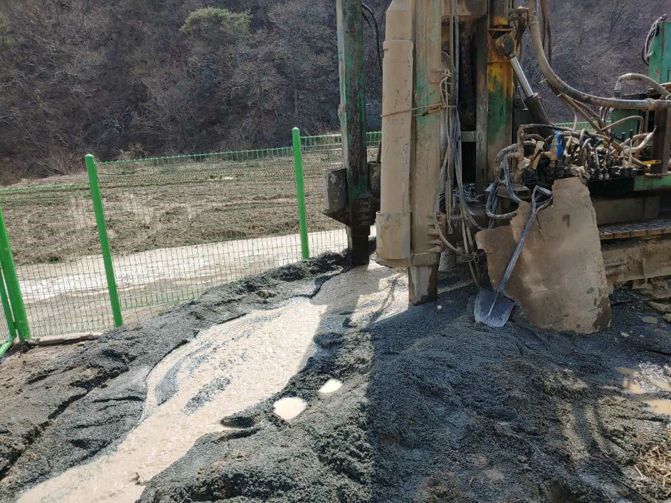 굴착 작업 현장 조건에 맞춘 관정 굴착